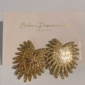 NWOT stainless steel gold earrings leaf shape (bought in Mexico)